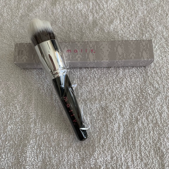 Mally Beauty Other - Mally Beauty Foundation Brush